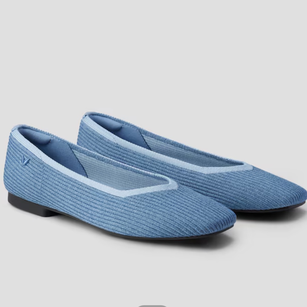 Vivaia Square Toe V-Cut Flats Women’s Size 39.5